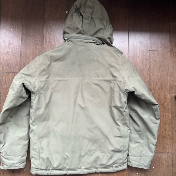 Patagonia Men’s Green Winter Jacket - Picture 2 of 3